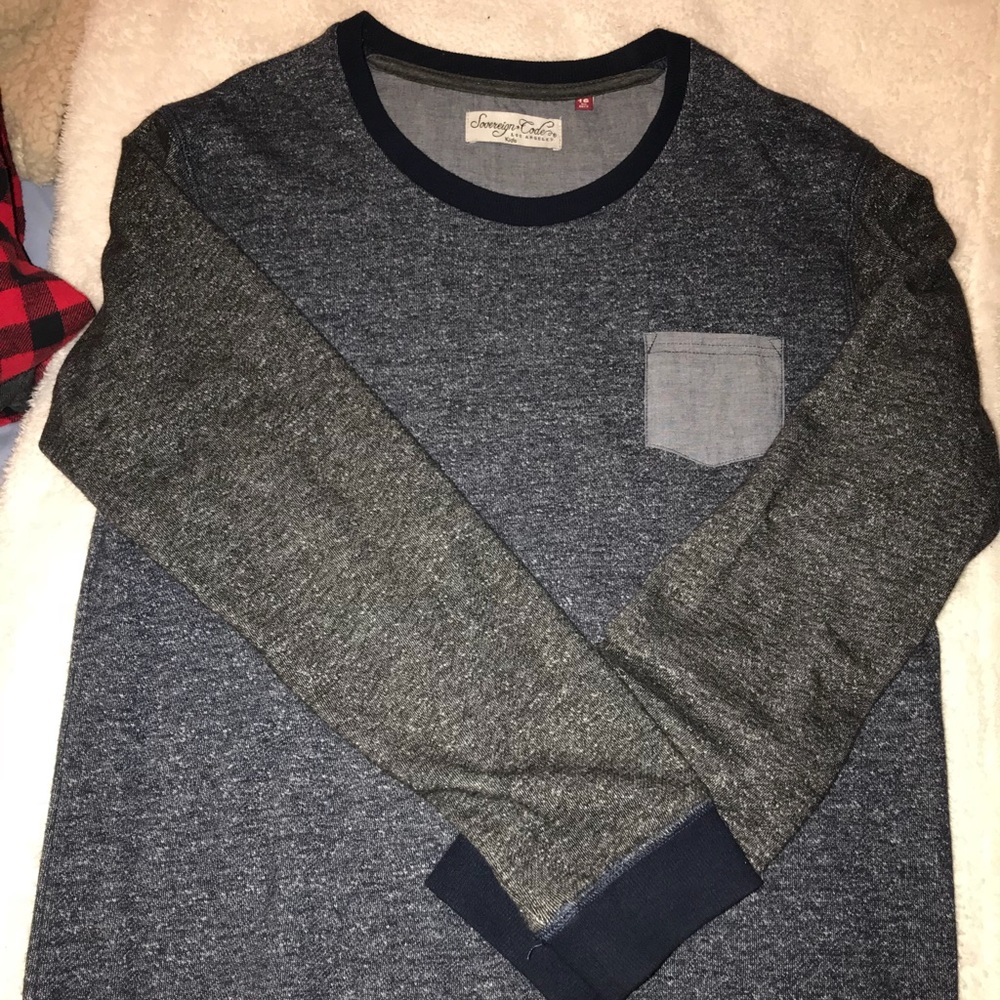 off-brand boys sweater *great condition*